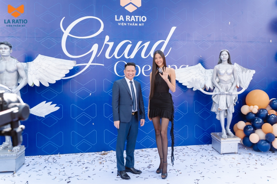 Siêu mẫu Hoàng Thùy chung vui cùng với Bác sĩ Võ Thành Trung