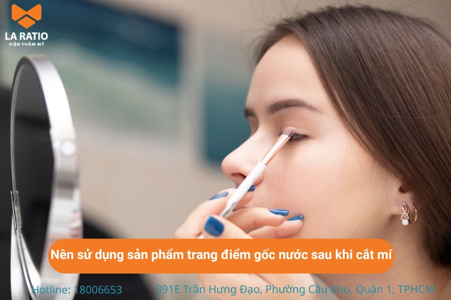 Nên dùng những sản phẩm trang điểm gốc nước để dễ dàng tẩy trang Nên dùng những sản phẩm trang điểm gốc nước để dễ dàng tẩy trang