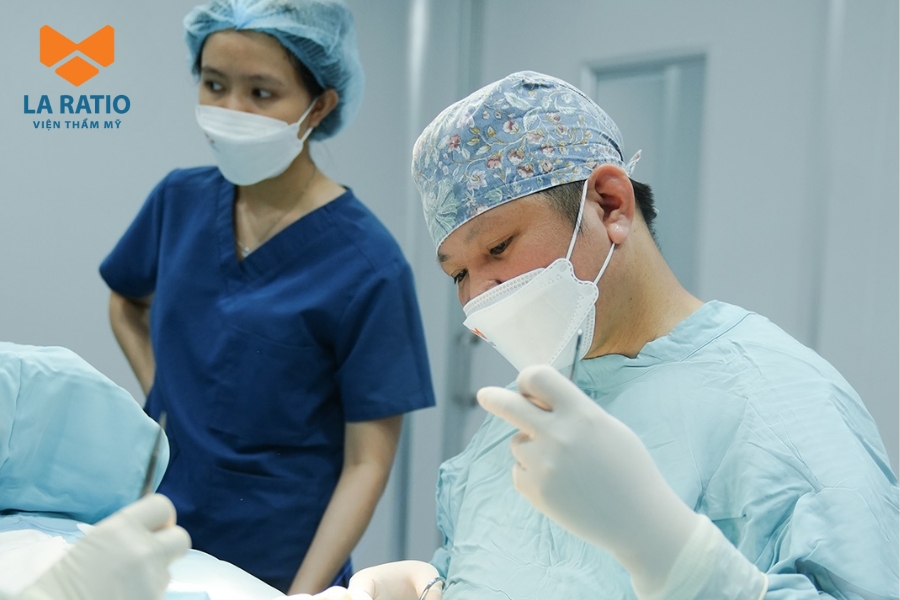 Tái cấu trúc mũi với kỹ thuật nâng mũi cấu trúc giúp mang lại dáng mũi cân đối và tự nhiên