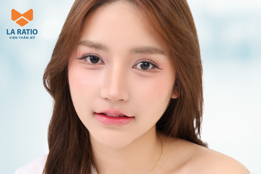 Phụ nữ sở hữu lỗ mũi hạt chanh thường gặp nhiều may mắn về tài lộc, nhân duyên và gia đạo