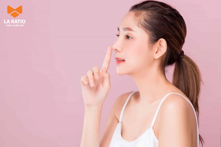 Massage mũi thường xuyên giúp mũi thon gọn