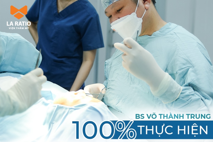 Bác sĩ Võ Thành Trung trực tiếp thực hiện chỉnh sửa mũi củ tỏi cho khách hàng