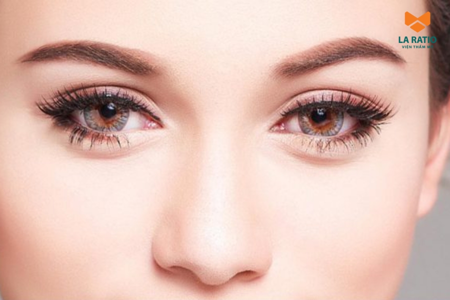 Tùy tình trạng mắt, bác sĩ sẽ đề xuất nên cắt mí hay nhấn mí