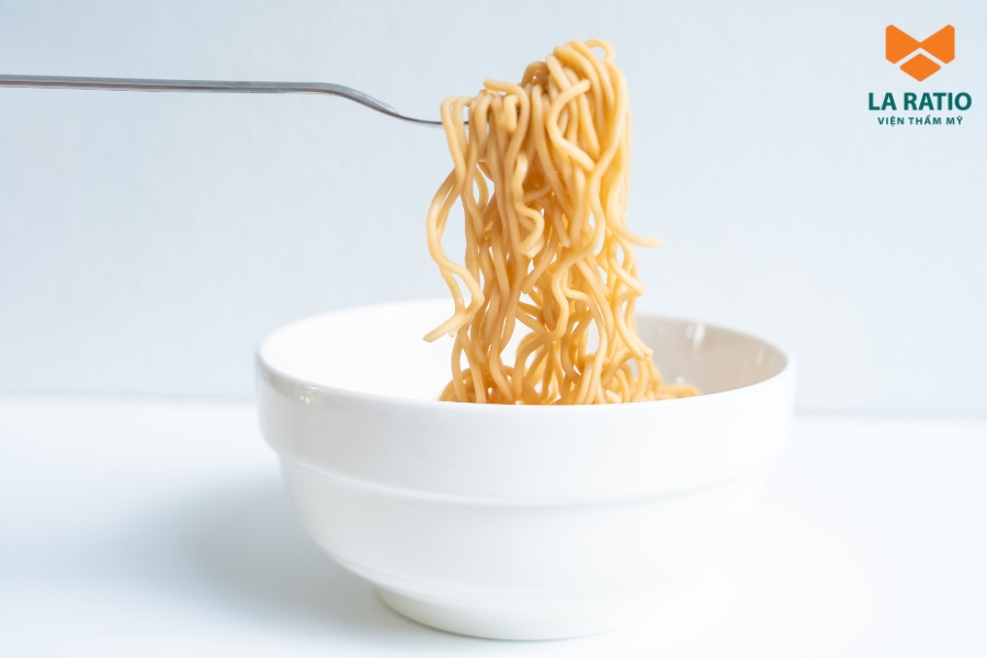 Bạn chỉ nên ăn mì tôm khi được sự đồng ý của bác sĩ chuyên môn Bạn chỉ nên ăn mì tôm khi được sự đồng ý của bác sĩ chuyên môn